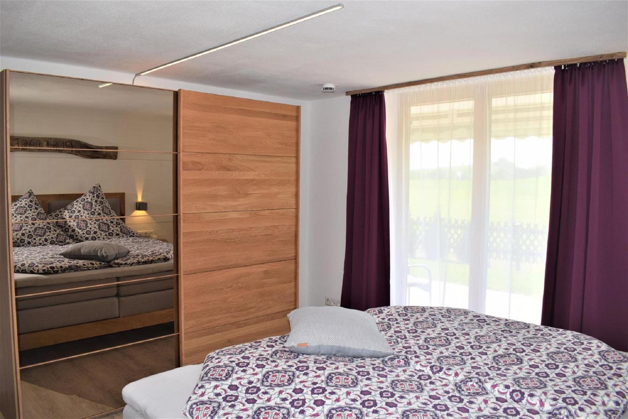 Senn Apartment *